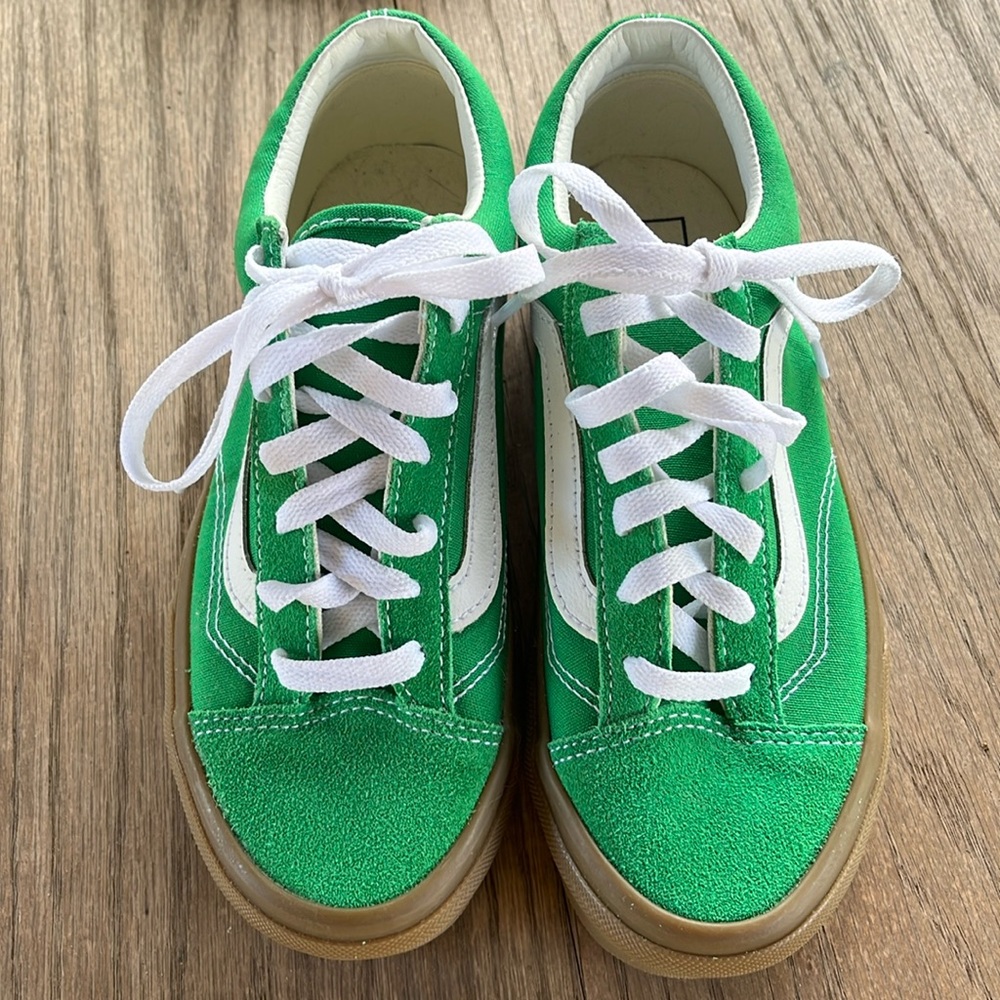 Brand new vans size 6